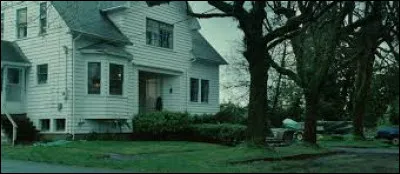 Dans le premier opus, Bella s'installe dans une ville des États-Unis dite la plus pluvieuse. Quel est le nom de cette ville ?