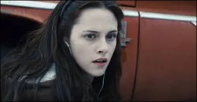 Bella a des particularités qui fait que les Cullen pourrait la convoiter plus que les autres. Lesquelles ?