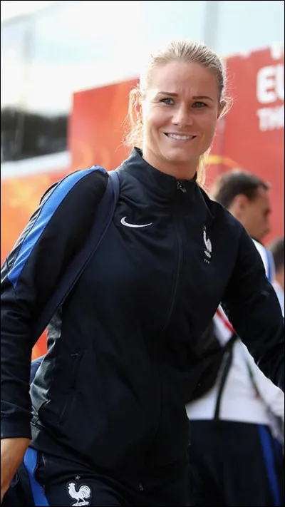 Quelle est la première compétition à laquelle Amandine participe avec l'Equipe de France ?