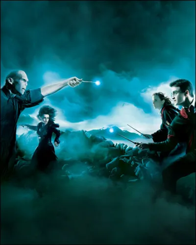 Comment se nomme la bataille que se livrent les mangemorts et les membres de l'Ordre du Phénix ?