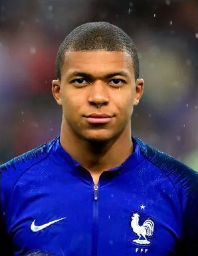 Kylian Mbappé joue-t-il au PSG ?