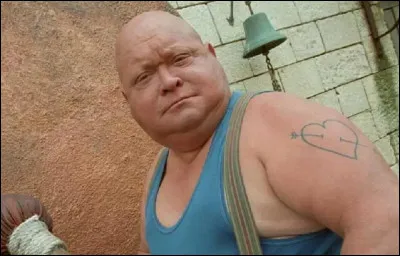 Quel était le surnom du faux méchant dans l'émission ''Fort Boyard'' ?