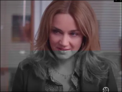 Quelle est la couleur du manteau d'Alice lorsqu'elle va voir Mathis ?