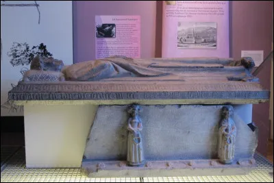 Comment appelle-t-on ce type de monument funéraire ?