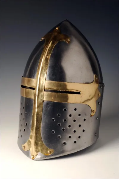 Quel nom donne-t-on à ce type de casque porté par les chevaliers ?