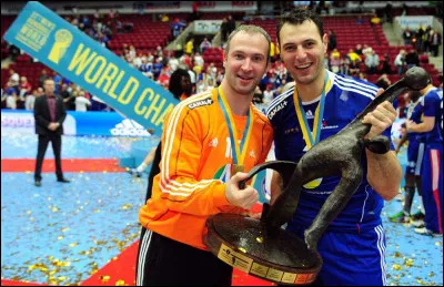 En quelle ann&eacute;e le troph&eacute;e des Champions du Monde de handball &eacute;tait-il de passage dans le gymnase briennois ?