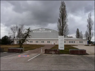 L'aérodrome de Brienne-le-Château est bien connu de tous les amateurs de voitures et de sensations fortes puisqu'il est le principal lieu de tournage de l'émission
