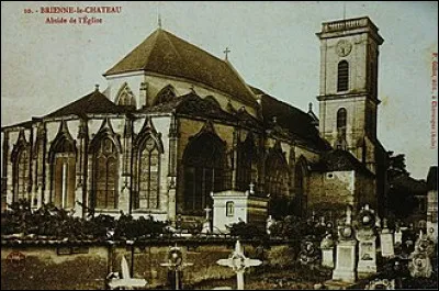 Quel nom porte l'église de Brienne-le-Château, qui relevait autrefois de l'abbaye de Montier-en-Der ?