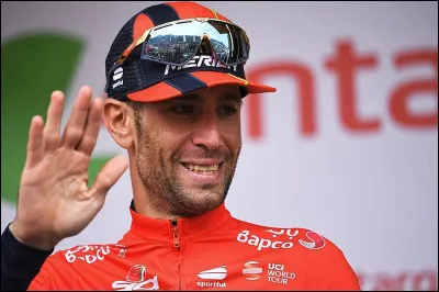 Ce cycliste italien, vainqueur du Tour d'Espagne 2010, du Tour d'Italie en 2013 et 2016 ainsi que du Tour de France 2014, se prénomme ...