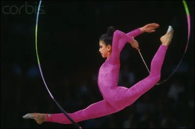 A quoi reconnaissait-on facilement, la jeune et jolie gymnaste Yana BATYRCHINA (1993-1998)?