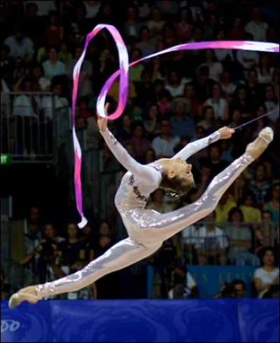 Eva SERRANO est la plus titrée des Gymnastes Française au niveau international : quel a été son classement au concours général aux JO de Sydney en 2000?