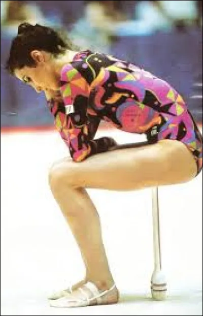 A qui appartenait cette pose de début, inspiré du "Penseur" de Rodin?