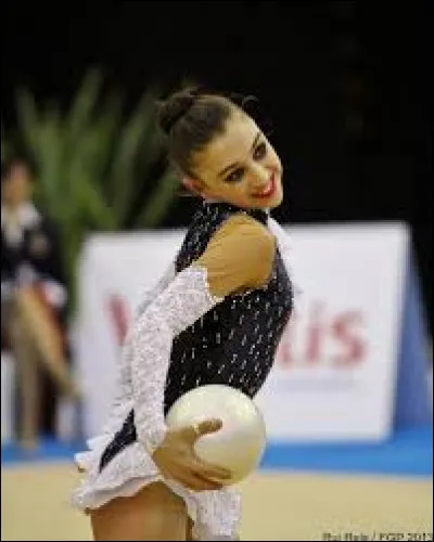 L'enchaînement de Lala YUSIFOVA au ballon en 2013, est souvent montré en exemple, pour quelle raison?