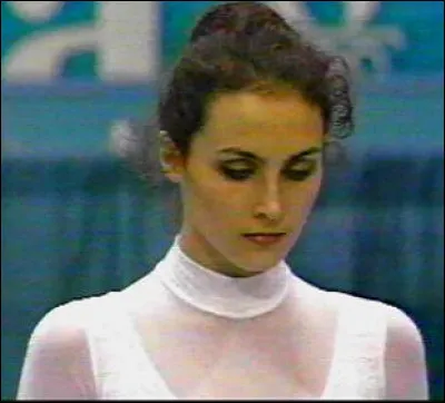 Quelle mésaventure célèbre a valu une pénalité de 0,20 à Maria Petrova en finale des JO de 1992 ?