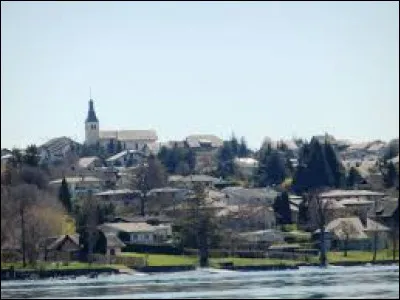 Nous sommes &agrave; pr&eacute;sent sur la rive sud du Lac L&eacute;man, &agrave; Messery. Ville d'Auvergne-Rh&ocirc;ne, faisant partie de l'agglom&eacute;ration urbaine transfrontali&egrave;re du Grand Gen&egrave;ve, elle se trouve dans le d&eacute;partement ...