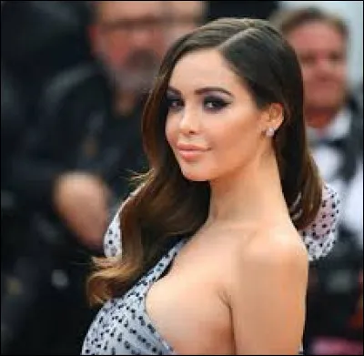 Cochez la femme qui a dit cette phrase qui l'a fait connaitre : "Allô ? Non mais allô quoi ? T'es une fille, t'as pas de shampoing ?" !