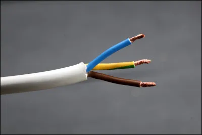 De quelle couleur est la phase en électricité ?