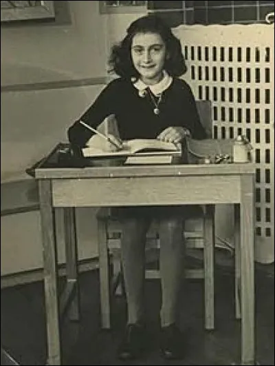 Histoire - Quelle était la nationalité d'Anne Frank, célèbre pour son journal intime écrit pendant la Deuxième Guerre mondiale ?