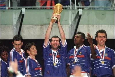Qui était le sélectionneur de l'équipe de France lors de la Coupe du monde 1998 ?