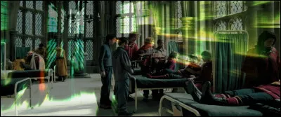 La saturation de l'infirmerie impose une évacuation rapide des lieux. L'hôpital des sorciers s'appelle Sainte Mangouste, mais quel est son "nom de code" ?