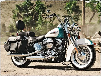 Qui a chanté "Harley Davidson" ?