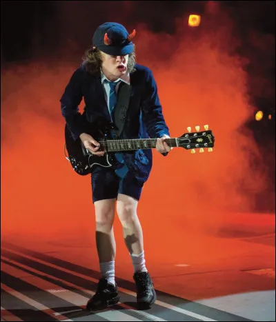 Quel groupe a chanté "Rock'n Roll Train" ? (Le Train du Rock'n Roll)