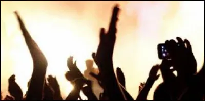 Tes voisins applaudissent à 20h !
Que fais-tu ?