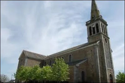 Vous avez sur cette image l'église Saint-Pierre-et-Saint-Paul de Plédran. Ville bretonne, dans l'agglomération Briochine, elle se situe dans le département ...