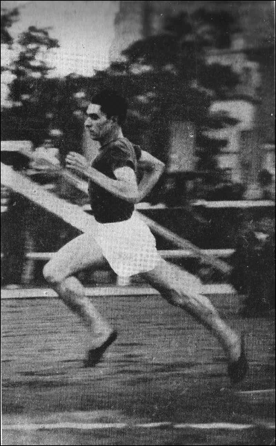 Cet athlète, spécialiste des courses de demi-fond, vice-champion olympique du 1 500 m en 1928, a battu 6 records du monde entre 1930 et 1931 : c'est ... Ladoumègue.