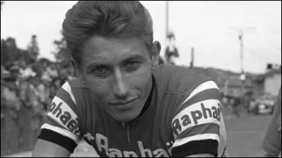 Ce coureur cycliste, quintuple vainqueur du Tour de France, se prénomme ...