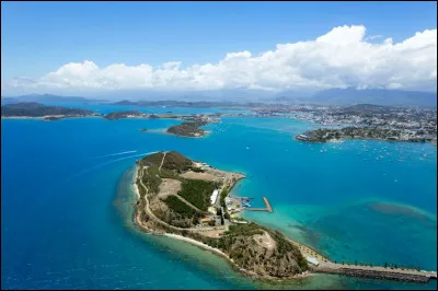 Quel climat la Nouvelle-Calédonie possède-t-elle ?