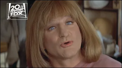 En quelle chanteuse célèbre Daniel se travestit-il, lorsqu'il fait des essais avec son frère pour trouver sa nouvelle identité ?