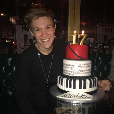 Quel âge a-t-il ? ... ans (Avril 2020)