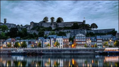Identifiez le pays de Namur.