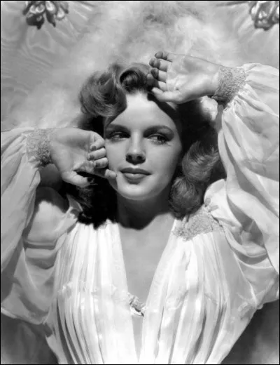 Quelle était la nationalité de Judy Garland ?