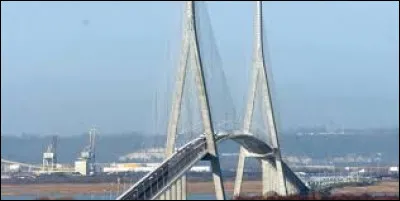 Lequel de ces cours d'eau le pont de Normandie franchit-il ?