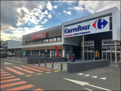 Quelle est cette grande surface ?