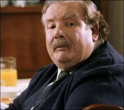 Dans HP 1, quel est le jour préféré de l'oncle Vernon ?