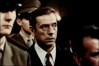 Ce film politique, réalisé par Costa-Gavras, adapté du livre du même nom d'Artur London, avec Yves Montand dans le rôle principal, c'est :