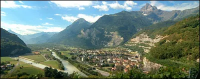 Combien y a-t-il d'habitants dans la commune de Saint-Maurice?