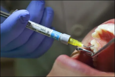 Quelle action d&eacute;testes-tu chez le dentiste ?