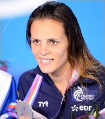 En 2004 aux JO d'Athènes, Laure Manaudou, qui n'a pas encore 18 ans, remporte l'or sur le 400 m nl, l'argent sur le 800 m nl et le bronze sur :
