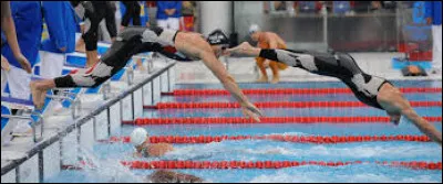 Pour un relais 4x100, 4 nages dans l'ordre de départ sont :