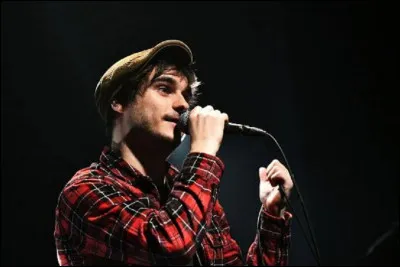 Qui est cet auteur-compositeur qui interprète ''Dans la bagnole de mon père'' ?