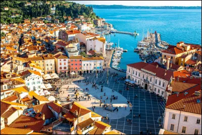 La Slovénie est un pays côtier de...