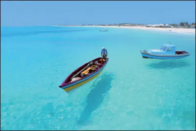 Quel archipel africain constitue l'extrémité la plus occidentale de l'Afrique ?