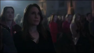 Mme Klump m'a tiré une balle dans le ventre à ma sortie du poste de police. Qui suis-je ?