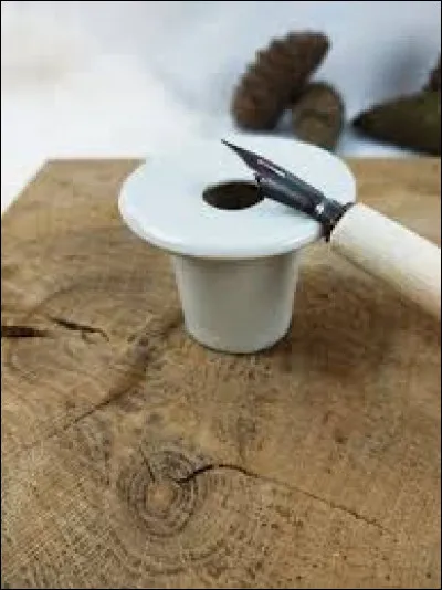 En quelle matière était l'encrier ?