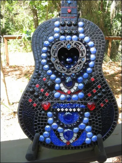 Qui chantait " On est devenu des copains, à l'amicale du fusillé, on dit qu'ils sont tombés pour rien" ?