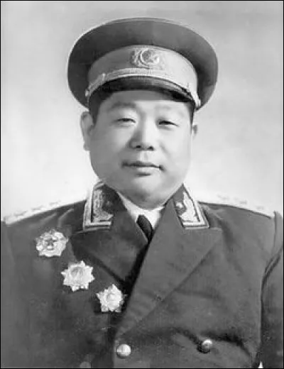 Qui est ce Chen, général de l'armée populaire chinoise de libération puis actif dans l'élimination de la bande des quatre après la mort de Mao Zedong en 1976, mort en 1999 ?